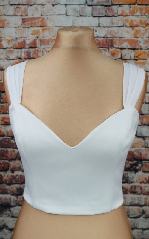 White chiffon detachable bridal straps and sleeves worn on the shoulder
