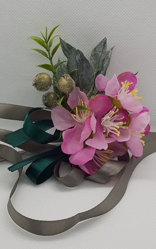 Wrist Corsage Fabric Flower Artificial Leaf with Satin Ribbon
