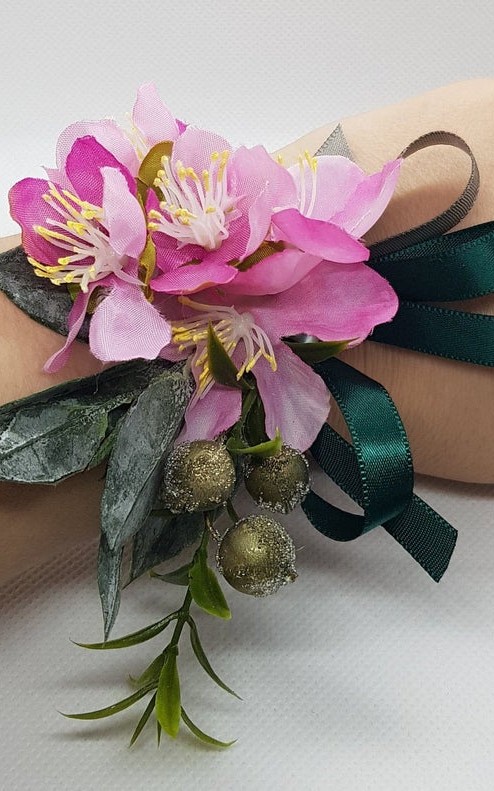 Wrist Corsage Fabric Flower Artificial Leaf with Satin Ribbon
