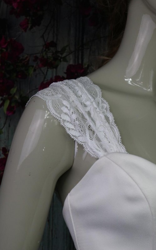 White lace detachable bridal cap straps and sleeves, worn on or off the shoulder