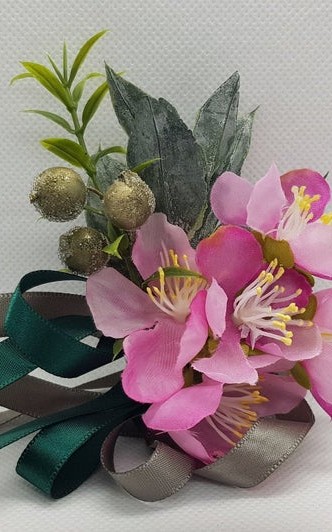 Wrist Corsage Fabric Flower Artificial Leaf with Satin Ribbon