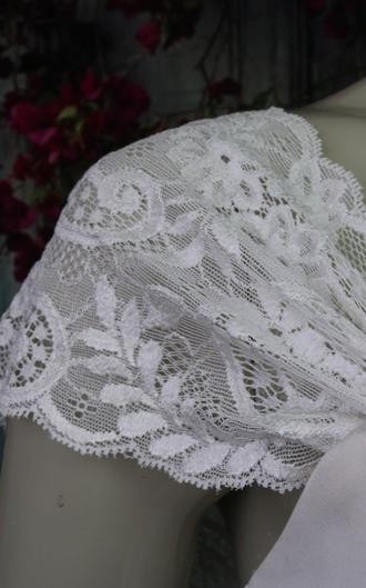 White lace detachable bridal cap straps and sleeves, worn on or off the shoulder