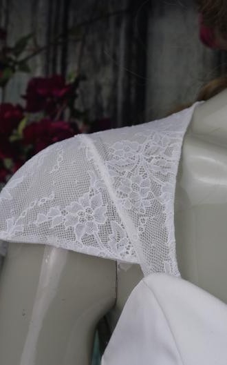 italian lace detachable straps cap sleeves keyhole back floral lace wedding dress ivory white
